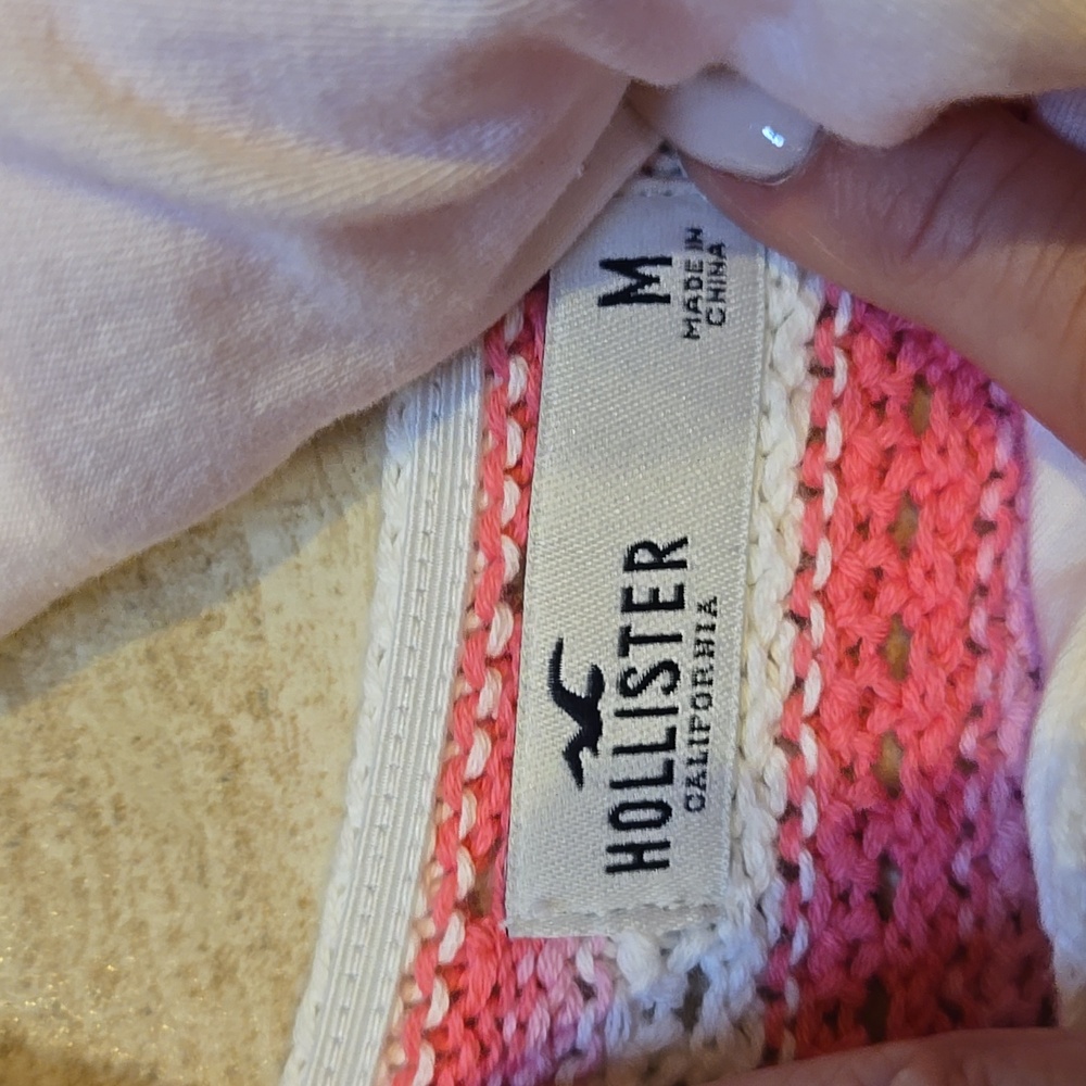 Hollister Crochet Knit Deep V Crop Halter Top - Picture 5 of 7